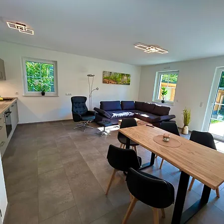 Ferienapartment Mit Garten Im Gruenen شقة